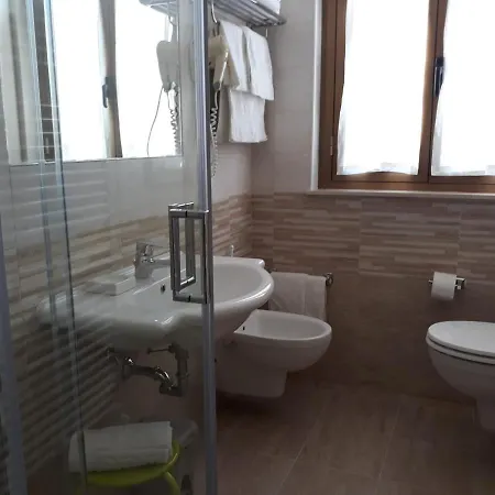 Otel Tirrenia