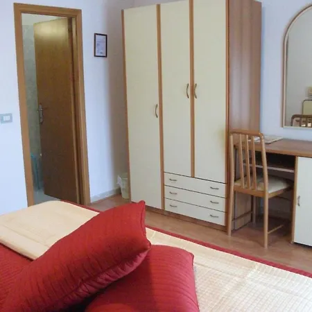 Otel Tirrenia