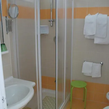 Otel Tirrenia 3*