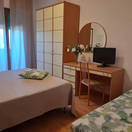 Otel Tirrenia