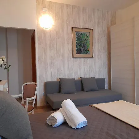 Tirrenia Otel 3*