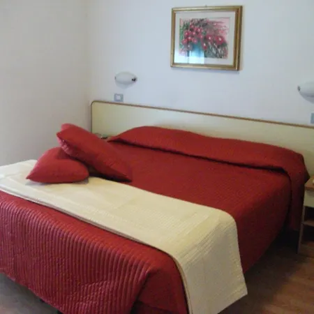 Otel Tirrenia 3*